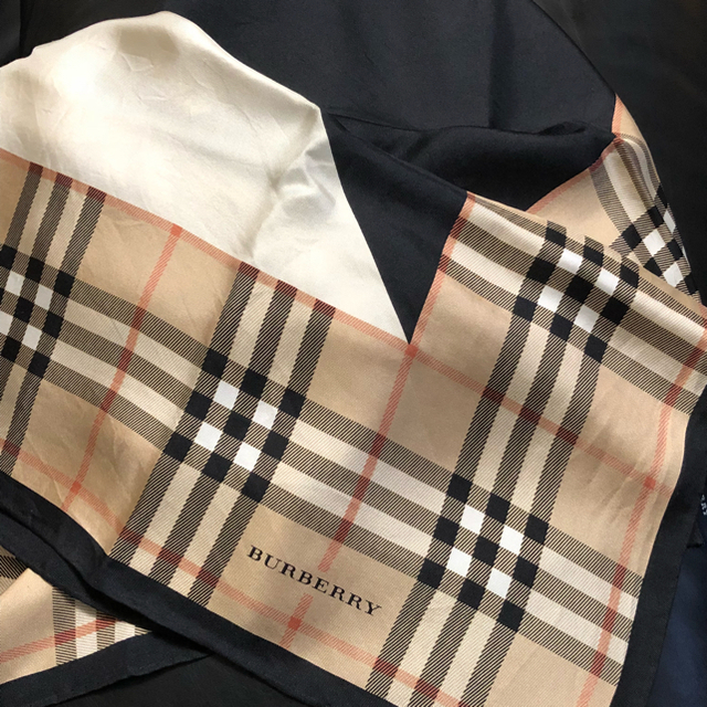 BURBERRY - バーバリー大判スカーフ シルク100%の通販 by 凛｜バーバリーならラクマ