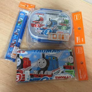 バンダイ(BANDAI)の機関車トーマス お弁当箱&巾着&お箸 セット(弁当用品)