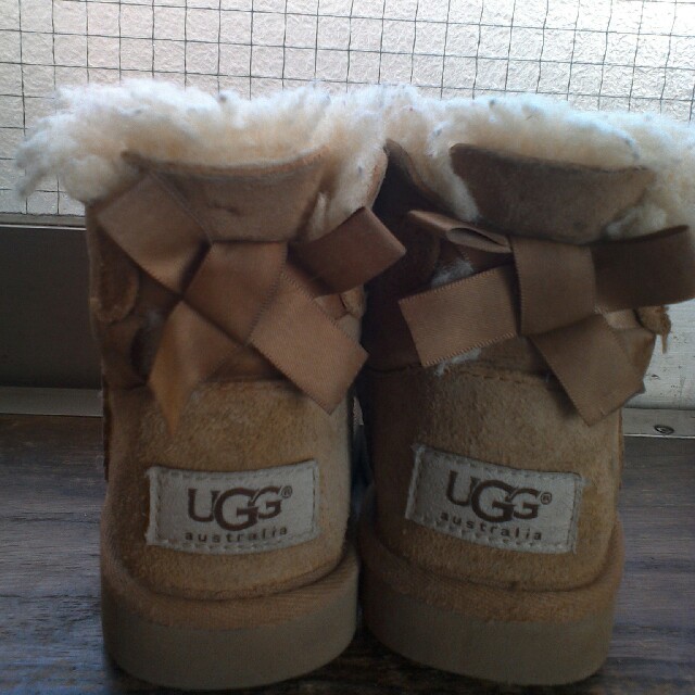 UGG(アグ)の売り切り　UGG アグ　ムートンブーツ　14.5  キッズ/ベビー/マタニティのベビー靴/シューズ(~14cm)(ブーツ)の商品写真