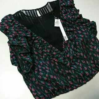 アウラアイラ(AULA AILA)のAULA トップス新品 MINI FLOWER LAME TOPS(シャツ/ブラウス(半袖/袖なし))