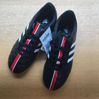 アディダス(adidas)の新品 アディダス ジュニア サッカー／フットサル用 室内シューズ 22、5cm(その他)