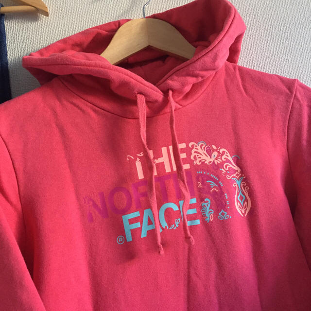 THE NORTH FACE(ザノースフェイス)のthe north face ピンクトレーナー レディースのトップス(トレーナー/スウェット)の商品写真