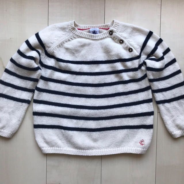 PETIT BATEAU(プチバトー)のPETIT BATEAU - プチバトー 肩ボタンニットプルオーバー キッズ/ベビー/マタニティのキッズ服男の子用(90cm~)(ニット)の商品写真