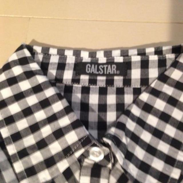 GALSTAR(ギャルスター)のブラックギンガムチェックシャツ レディースのトップス(シャツ/ブラウス(半袖/袖なし))の商品写真