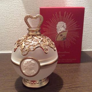 レメルヴェイユーズラデュレ(Les Merveilleuses LADUREE)のレ・メルヴェイユーズ ラデュレ  フェイスカラー ポット 箱付き クリスマス(その他)