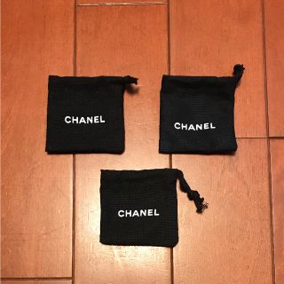 シャネル(CHANEL)の新品未使用‼️✨CHANEL ジュエリー巾着袋3枚set✨(ピアス(両耳用))