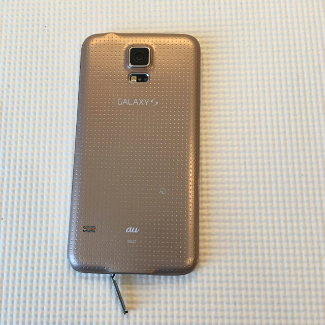 SAMSUNG(サムスン)のGalaxy s5（SCL23） スマホ/家電/カメラのスマートフォン/携帯電話(スマートフォン本体)の商品写真