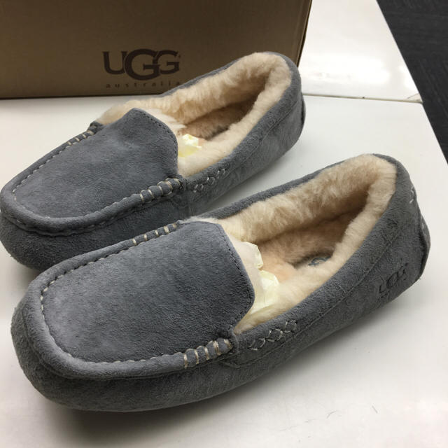 UGG(アグ)のアグ アンスリー グレー23 レディースの靴/シューズ(ローファー/革靴)の商品写真