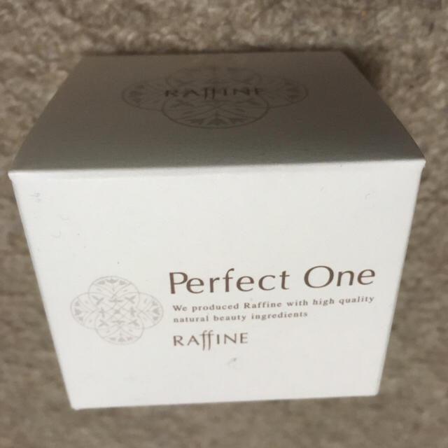 PERFECT ONE(パーフェクトワン)のラフィネパーフェクトワン 新品未使用 38g コスメ/美容のスキンケア/基礎化粧品(オールインワン化粧品)の商品写真