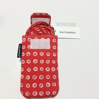 マリメッコ(marimekko)の【新品】マリメッコ 斜めがけモバイルポーチ TAPPI 赤(ボディバッグ/ウエストポーチ)