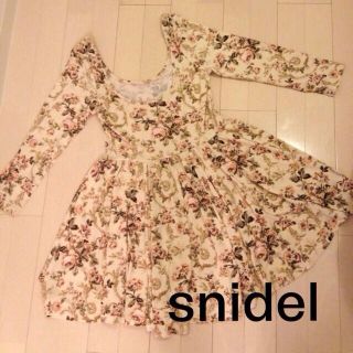 スナイデル(SNIDEL)の花柄ワンピ♡ちか様専用♡(ひざ丈ワンピース)