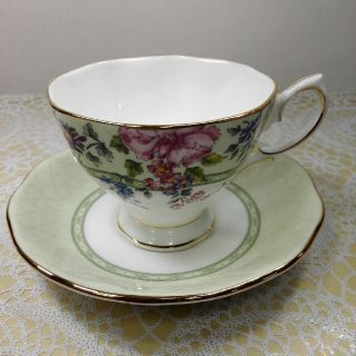 ロイヤルアルバート(ROYAL ALBERT)のRen様専用です。新品未使用ロイヤルアルバートのカップ&ソーサー１客セット(グラス/カップ)