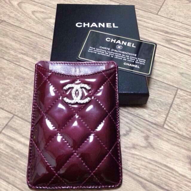 CHANEL(シャネル)の💫シャネルiPhoneケース💫 スマホ/家電/カメラのスマホアクセサリー(モバイルケース/カバー)の商品写真