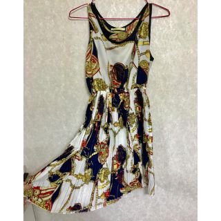 美品★シフォンのプリーツワンピース★(ミニワンピース)