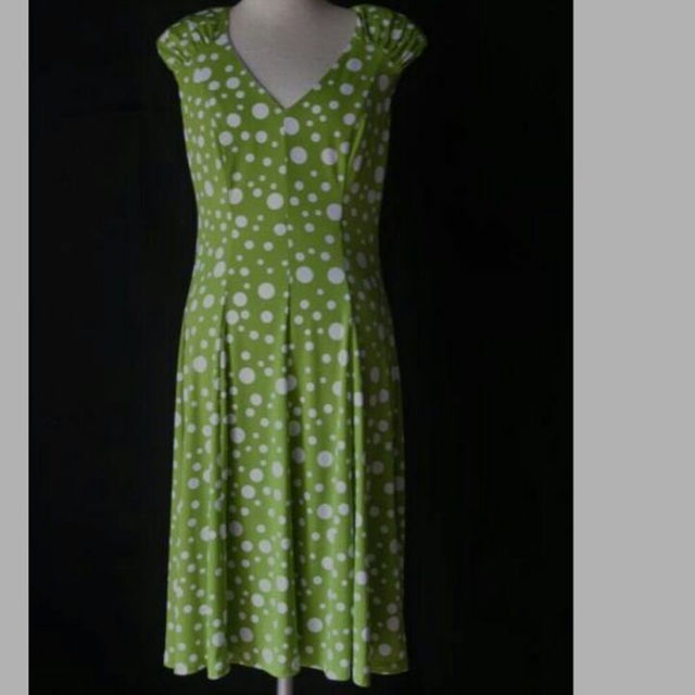 アメリカの可愛いドレス　LONDON TIMES　濃い黄緑　L 新品 レディースのワンピース(ひざ丈ワンピース)の商品写真