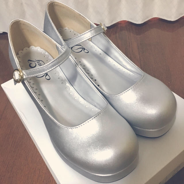 mon Lily(モンリリィ)のmonlily♡おでこ靴 箱付き レディースの靴/シューズ(ハイヒール/パンプス)の商品写真