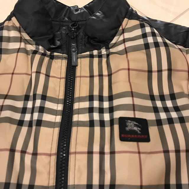 BURBERRY(バーバリー)のバーバリー ベスト リバーシブル 130 キッズ/ベビー/マタニティのキッズ服男の子用(90cm~)(ジャケット/上着)の商品写真