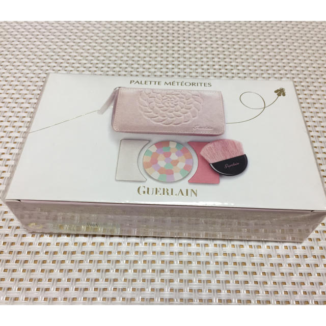 GUERLAIN(ゲラン)のゲラン 免税店限定パレット 未使用品 コスメ/美容のキット/セット(コフレ/メイクアップセット)の商品写真