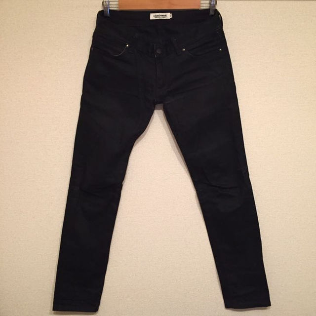 AMERICAN RAG CIE(アメリカンラグシー)のコモンウェア 黒スキニーパンツ メンズのパンツ(デニム/ジーンズ)の商品写真