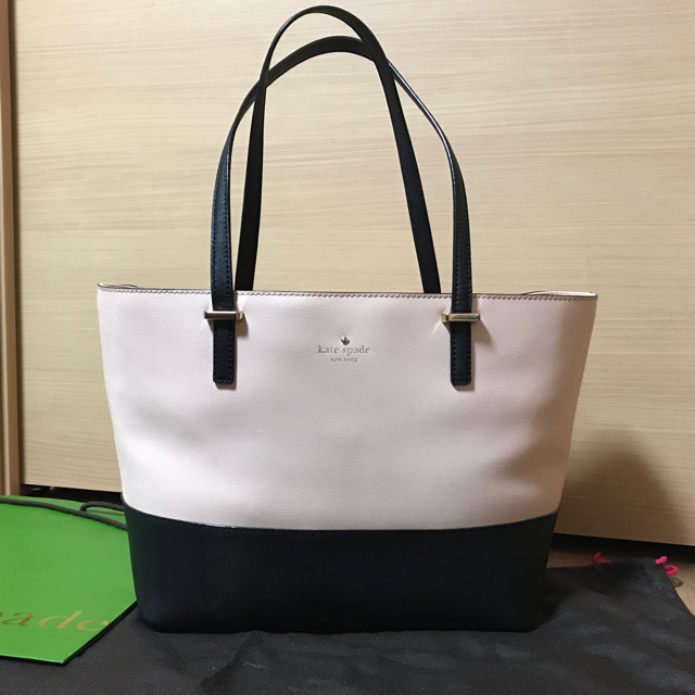 kate spade new york(ケイトスペードニューヨーク)のケイトスペード バイカラートートバッグ レディースのバッグ(トートバッグ)の商品写真