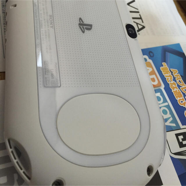 PlayStation Vita - ☆付属品全て☆ psvita pch-2000za12 ホワイトの通販 by イタチューボー's shop｜ プレイステーションヴィータならラクマ