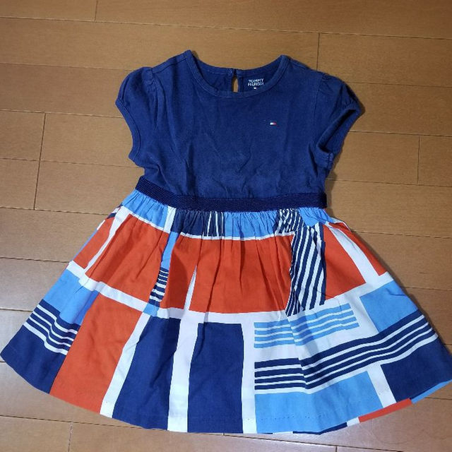 TOMMY HILFIGER(トミーヒルフィガー)のトミーヒルフィガー　ワンピース キッズ/ベビー/マタニティのキッズ服女の子用(90cm~)(ワンピース)の商品写真