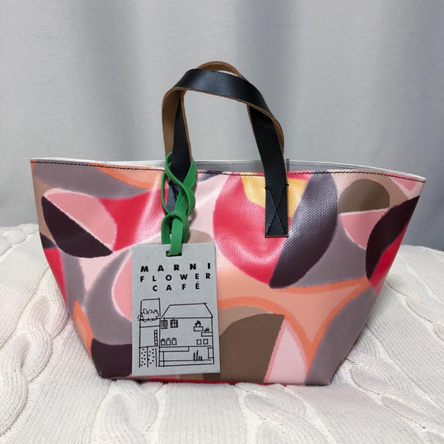 Marni - MARNI マルニフラワーカフェ PVCバッグ PINK-Mの通販 by mani shop｜マルニならラクマ