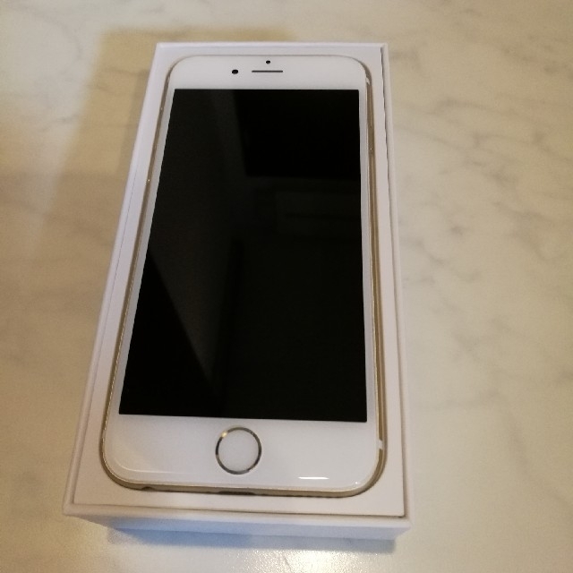 iPhone(アイフォーン)の【美品】iPhone6 16GB Gold Softbank スマホ/家電/カメラのスマートフォン/携帯電話(スマートフォン本体)の商品写真