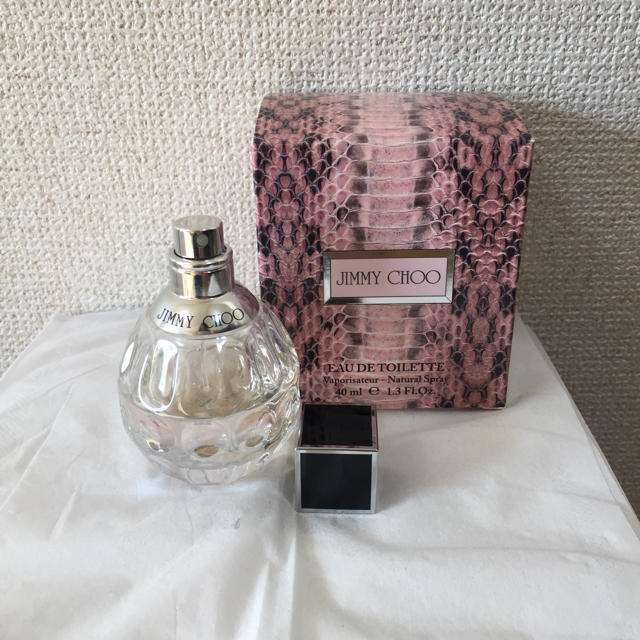 JIMMY CHOO(ジミーチュウ)のジミーチュウ オードトワレ ４０ｍｌ コスメ/美容の香水(香水(女性用))の商品写真