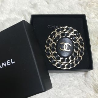 シャネル(CHANEL)の売り切り♡1/23まで♡CHANEL Leather×Brooch(ブローチ/コサージュ)