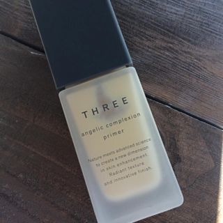 スリー(THREE)のThreeプライマー(化粧下地)