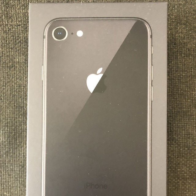 海外輸入】 Apple - 【送料込】iPhone8 64GB スペースグレイ【au SIM
