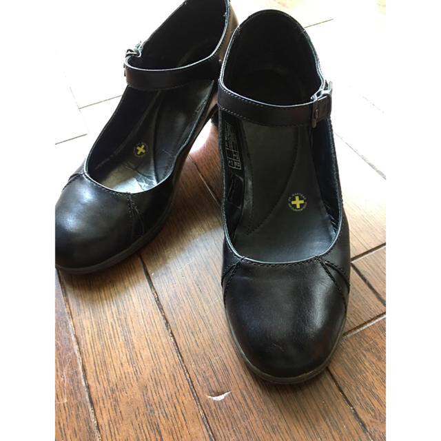 Dr.Martens(ドクターマーチン)のお値下げ！ドクターマーチン ストラップ付きパンプス レディースの靴/シューズ(ハイヒール/パンプス)の商品写真