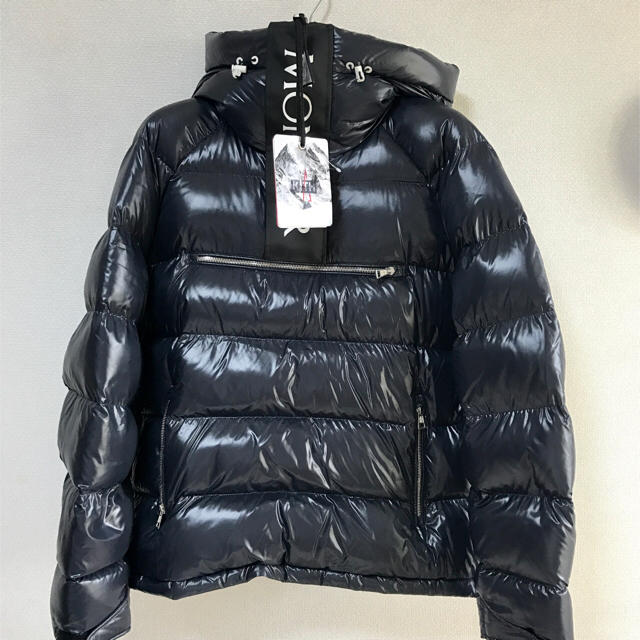 MONCLER(モンクレール)の1 KITH x MONCLER LACHAT GIUBBOTTO NAVY メンズのジャケット/アウター(ダウンジャケット)の商品写真