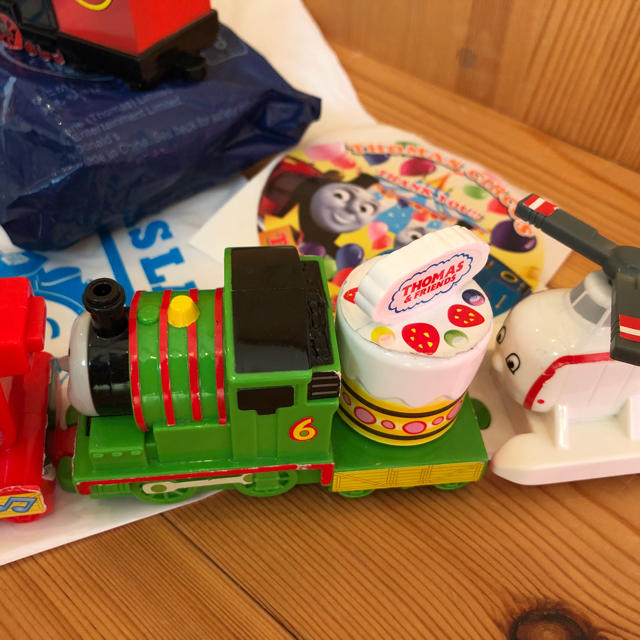 ハッピーセット トーマス6個 キッズ/ベビー/マタニティのおもちゃ(電車のおもちゃ/車)の商品写真