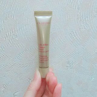 クラランス(CLARINS)のCLARINS♡トータルVセラム　10ミリ(美容液)