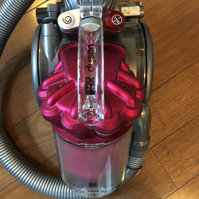 Dyson(ダイソン)の☆本日限り☆送料込☆Dyson DC26 スマホ/家電/カメラの生活家電(掃除機)の商品写真