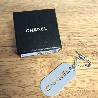 シャネル(CHANEL)のシャネル★新品★CHANEL★ロゴプレート★キーホルダー★キーチェーン箱あり(チャーム)