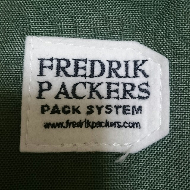フレドリックパッカーズ 500D ショルダーバック オリーブ メンズのバッグ(ショルダーバッグ)の商品写真