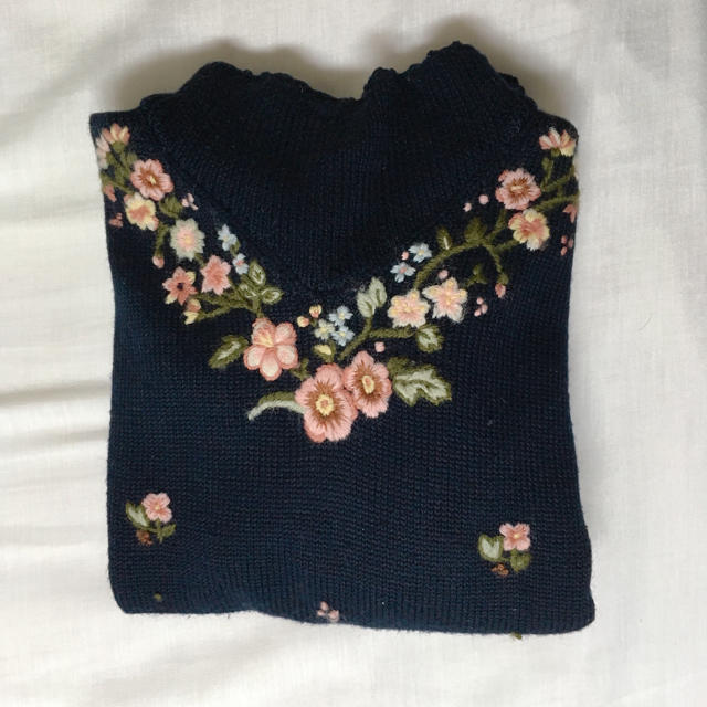 flower(フラワー)のフラワー刺繍 ハイネックニット レディースのトップス(ニット/セーター)の商品写真