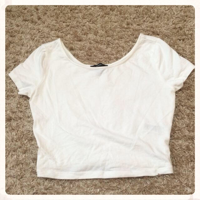FOREVER 21(フォーエバートゥエンティーワン)のクロップドTEE レディースのトップス(Tシャツ(半袖/袖なし))の商品写真