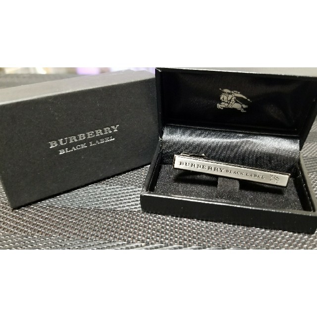 BURBERRY BLACK LABEL(バーバリーブラックレーベル)のバーバリー ネクタイピン 美品 メンズのファッション小物(ネクタイピン)の商品写真