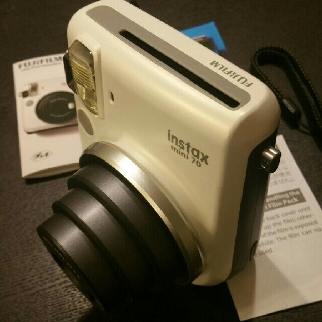 富士フイルム(フジフイルム)のチェキ instax mini 70  新品同様品  スマホ/家電/カメラのカメラ(フィルムカメラ)の商品写真