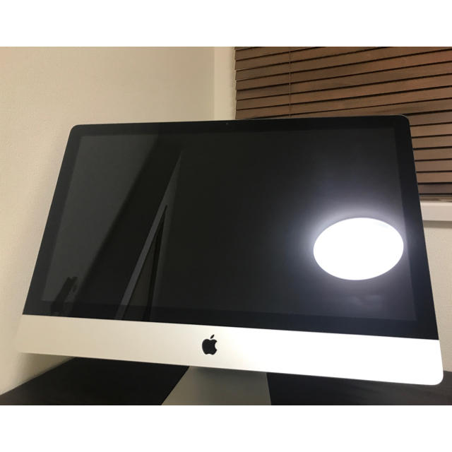 Apple(アップル)のiMac Late2009 MB953J/A スマホ/家電/カメラのPC/タブレット(デスクトップ型PC)の商品写真