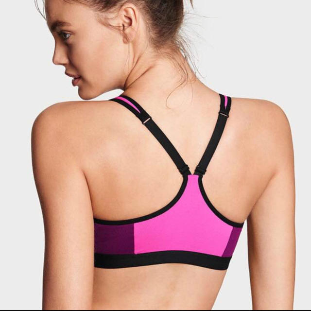 Victoria's Secret(ヴィクトリアズシークレット)の新品 Victoria’s Secret ノックアウト スポブラカップ付 スポーツ/アウトドアのスポーツ/アウトドア その他(その他)の商品写真