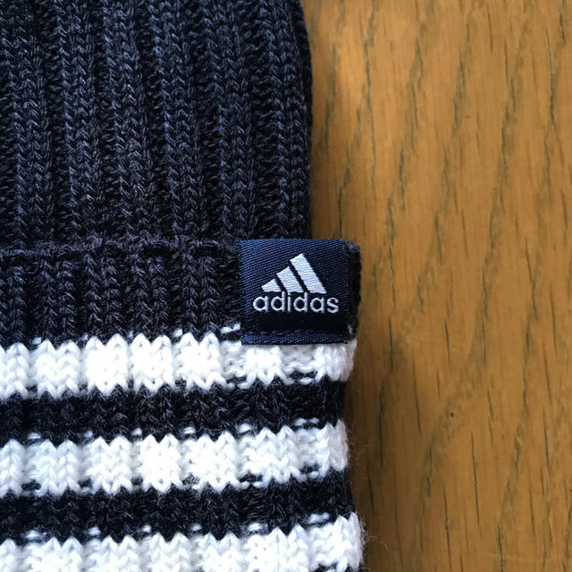 adidas(アディダス)のadidas ニット帽 メンズの帽子(ニット帽/ビーニー)の商品写真