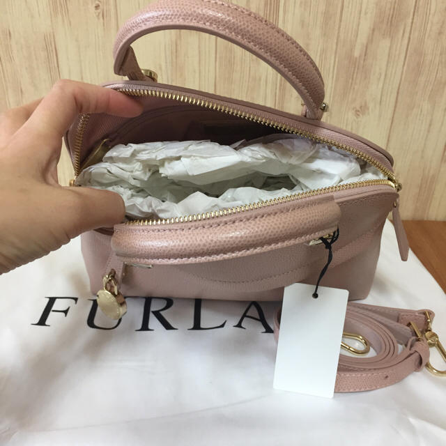 Furla(フルラ)の1点のみ‼︎ フルラ パイパーS ショルダーバッグ ピンク ♡ レディースのバッグ(ショルダーバッグ)の商品写真