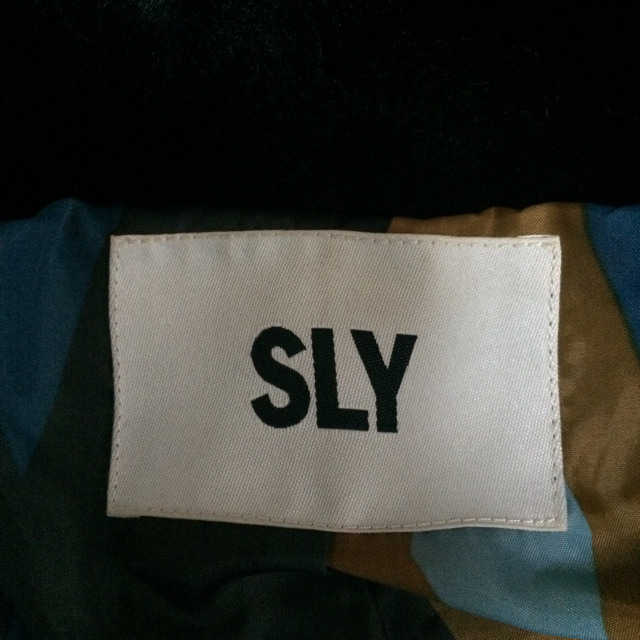SLY(スライ)のSLY黒ボアコート☆ファーアウター レディースのジャケット/アウター(毛皮/ファーコート)の商品写真
