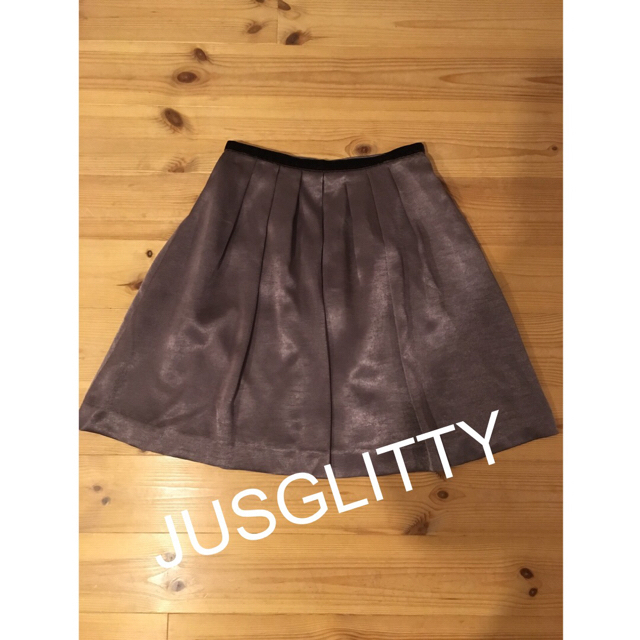 JUSGLITTY(ジャスグリッティー)のハンドスピナー様専用♡JUSGLITTY サテンフレアスカート ブラウン S レディースのスカート(ひざ丈スカート)の商品写真