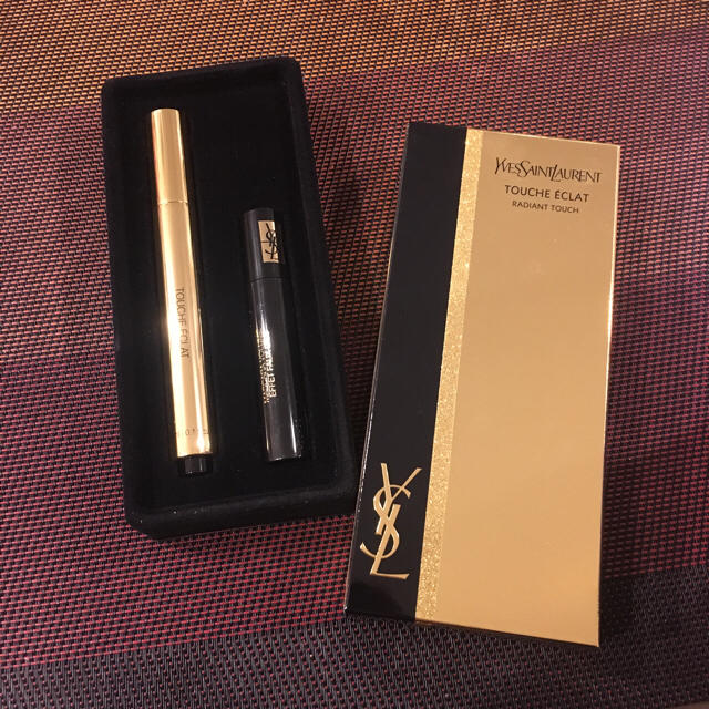 Yves Saint Laurent Beaute(イヴサンローランボーテ)の限定品 新品 サンローラン  ラディアントタッチ マスカラ コフレキット YSL コスメ/美容のベースメイク/化粧品(コンシーラー)の商品写真